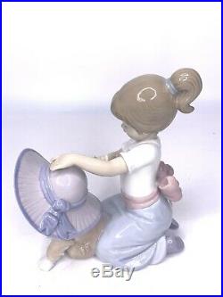 Lladro An Elegant Touch #6862 Girl and Dog Wearing a Hat a5aa