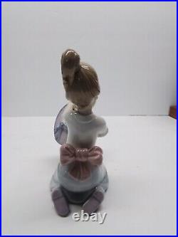 Lladro An Elegant Touch Girl & Puppy Dog withHat Gloss Finish Figurine 6862 withBOX