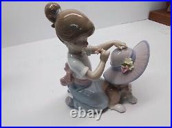 Lladro An Elegant Touch Girl & Puppy Dog withHat Gloss Finish Figurine 6862 withBOX