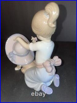 Lladro An Elegant Touch Retired #6862 Excellent Condition No-Box