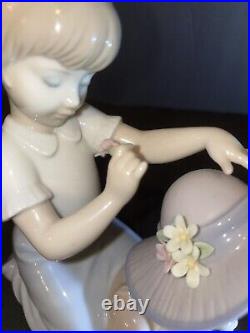 Lladro An Elegant Touch Retired #6862 Excellent Condition No-Box