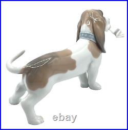 Lladro BASSETT HOUND DOG Figurine 6398 MORNING DELIVERY NO Box / Retired 2001