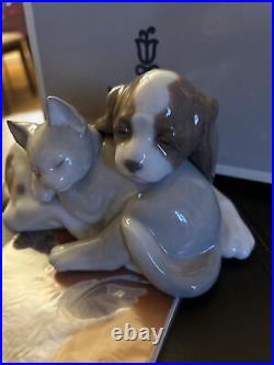 Lladro BOSOM BUDDIES Figurine 6599 Dog Cat Retired Box