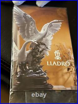 Lladro BOSOM BUDDIES Figurine 6599 Dog Cat Retired Box