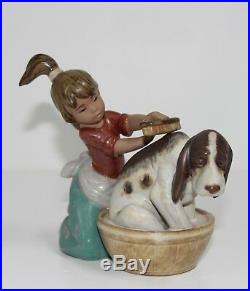 Lladro Bashful Bather #2273 Figurine Gres Girl Washing Dog Perfect