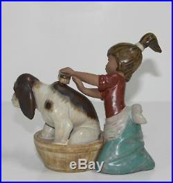 Lladro Bashful Bather #2273 Figurine Gres Girl Washing Dog Perfect