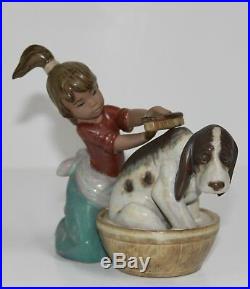 Lladro Bashful Bather #2273 Figurine Gres Girl Washing Dog Perfect