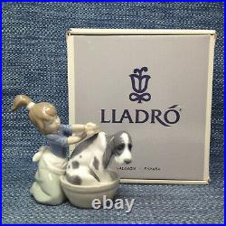 Lladro Bashful Bather 5455 Girl Bathing Dog Figurine 5 Mint in Box