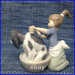 Lladro Bashful Bather 5455 Girl Bathing Dog Figurine 5 Mint in Box