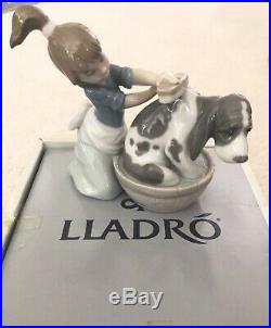 Lladro Bashful Bather #5455 Girl Washing Dog Mint With Box