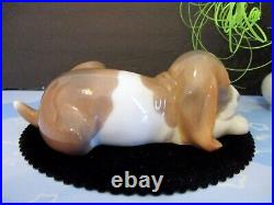 Lladro Beagle Puppy Lying 1072 Figurine Vintage
