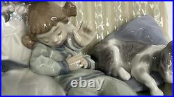 Lladro Big Sister Figurine reading to Girl With Dog On The Couch 5735 Mint