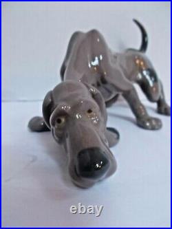 Lladro Bloodhound Sniffing