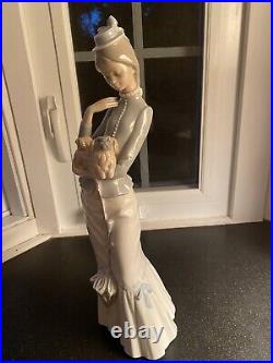 Lladro Brilla A Walk With The Dog In Original Box