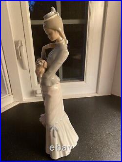 Lladro Brilla A Walk With The Dog In Original Box