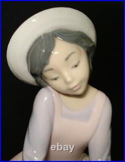 Lladro By My Side Porcelain Figurine # 7645 Girl Sitting With Dog Spain Mint