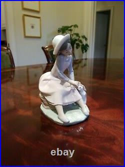Lladro By My Side Porcelain Figurine # 7645 Girl Sitting With Dog Spain Mint