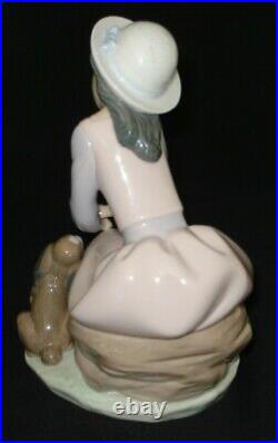 Lladro By My Side Porcelain Figurine # 7645 Girl Sitting With Dog Spain Mint