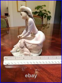 Lladro By My Side Porcelain Figurine # 7645 Girl Sitting With Dog Spain Mint