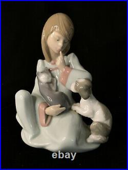 Lladro Cat Nap Girl with Dog & Kitten Figure 5640 Retired