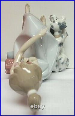 Lladro Chit Chat #5466 Girl On Phone With Dog Porcelain Figurine Must See