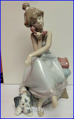 Lladro Chit Chat #5466 Girl On Phone With Dog Porcelain Figurine Must See