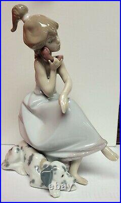 Lladro Chit Chat #5466 Girl On Phone With Dog Porcelain Figurine Must See