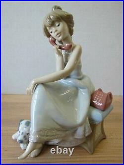 Lladro Chit-Chat 5466 Girl on Phone with Dog Mint in Box