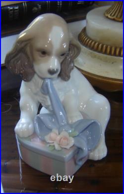 Lladro Christmas Collection Can't Wait Dog Figurine 8312 GREAT DEAL 1/2 Price