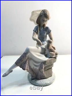 Lladro Collector Society #7612 Picture Perfect Girl withDog Umbrella Mint withBox