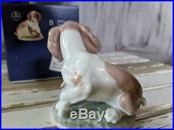 Lladro Collectors Society 1998 IT WASNT ME 7672 Dog Flower Porcelain Figurine