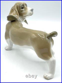 Lladro DOG Figurine 1066 BASSETT NO Box / Retired 1981