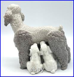 Lladro DOG Figurine 1257 MOTHER POODLE WITH PUPS NO Box / Retired 1981