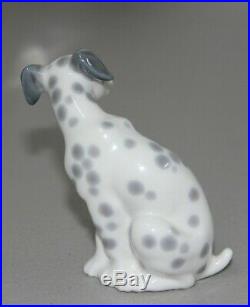 Lladro Dalmatian #1260 Figurine Dog Sitting Perfect