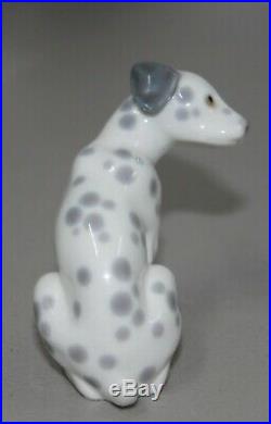 Lladro Dalmatian #1260 Figurine Dog Sitting Perfect