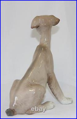 Lladro Dog #4583 Figurine Dog Sitting Perfect