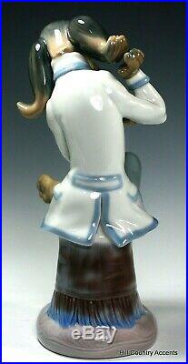 Lladro Dog Singer #1155 Perfect Free Shipping Mint