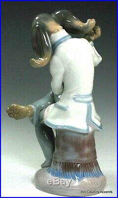 Lladro Dog Singer #1155 Perfect Free Shipping Mint