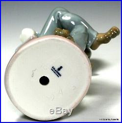 Lladro Dog Singer #1155 Perfect Free Shipping Mint