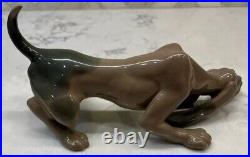 Lladro Dog Sniffing # 5110 Bloodhound