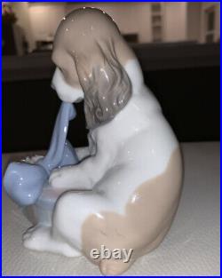 Lladro Dog With Gift Figurine Cant Wait EUC