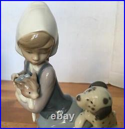 Lladro Dog and Cat Little Friskies #5032 (Retired). Boxed