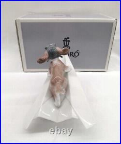 Lladro Dog on a Paper Plane Puppy Porcelain Figurine 010.06665