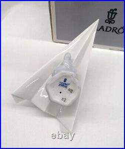 Lladro Dog on a Paper Plane Puppy Porcelain Figurine 010.06665