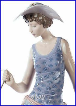 Lladro Elegant Promenade #5802 Brand Nib Young Woman Pastel Large Save$$ F/sh