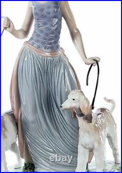 Lladro Elegant Promenade Figurine (5082) New In Original Box And Stored