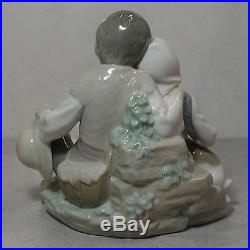 Lladro Figurine, 1230 Friendship (Boy/Girl/Dog), 6H $365 V NO BOX