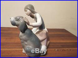 Lladro Figurine 1334 Girl Feeding Dog 1977 Retired in 1981 Vintage Glazed