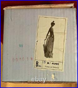 Lladro Figurine # 4761 Lady Boulevard Woman with Dog & Parasol with Original Box