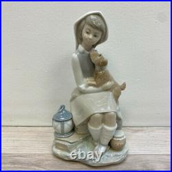 Lladro Figurine 4910 Girl with Lantern and Dog